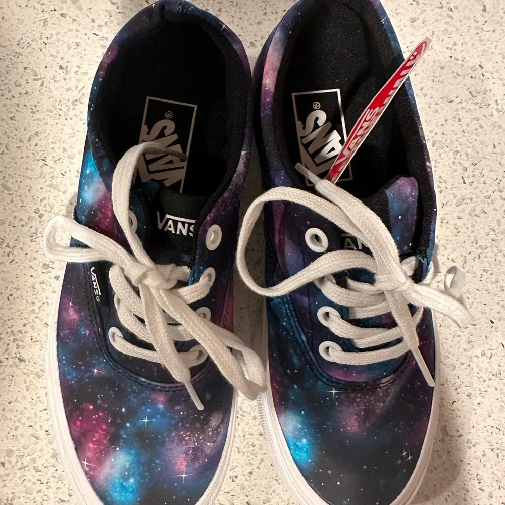 Vans - Picture 5 of 8